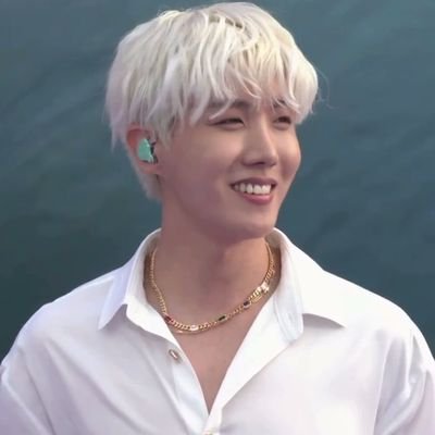 ADRIxLONDRA's profile picture. Mirada fría como la nieve 👀❄🎶