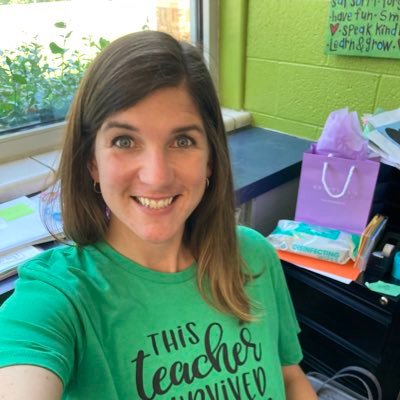 jenniferwind's profile picture. Elementary Teacher🍎Birmingham Michigan|runner🏃🏻‍♀️|golden retriever lover🐾|