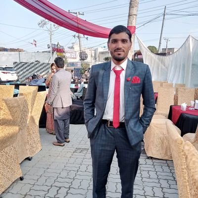 UmarFar41008917's profile picture. 