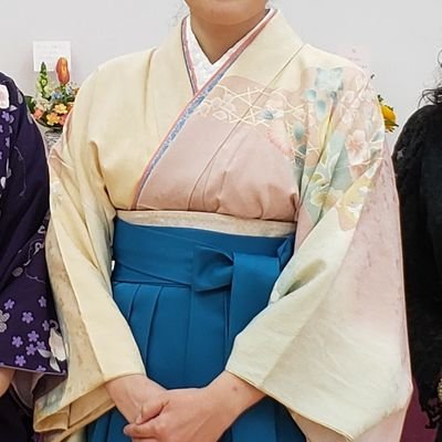 保育士。元地方公務員。福祉職に4月から転職しました。39歳兼業主婦。中2女子、小6男子、小1男子の母。家事、育児、愚痴、その他もろもろつぶやきます。