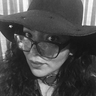 liloloops's profile picture. Full time hatter and no-sense person