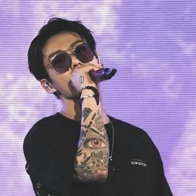 tianjeongguk's profile picture. I write and display chaos.