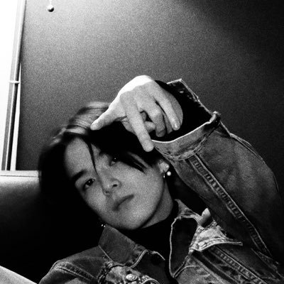 bluezalea's profile picture. korban survival mnyet tapi tetep nonton🤘