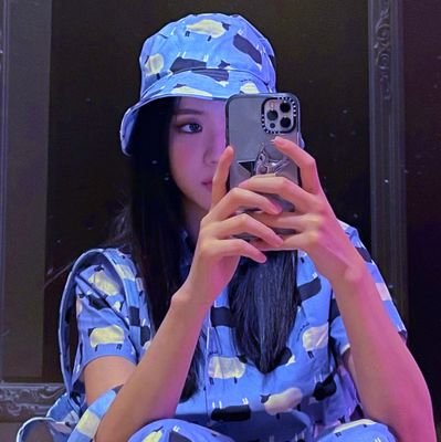 eightshere's profile picture. 𝒉𝒐𝒐𝒅𝒍𝒖𝒎, 𝒄𝒓𝒚𝒃𝒂𝒃𝒚 & 𝒍𝒂𝒏𝒂 𝒇𝒂𝒏 | she/her