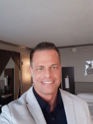 Proud father, investor/trader, former college athlete 🏈, huge sports fan, Pro Military, Law Enforcement, Freedom. 🇺🇲 #BackTheBlue 🇺🇲 #USA 🇺🇲#MAGA