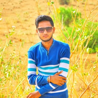 Commerce student 🤘❣️🥰
Rajsthan 🤘🥰😈
Love this sayari 🥰