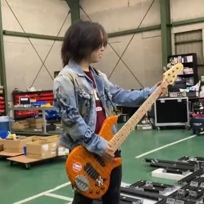 小さな小さな中小企業の飾りだけの社長しつつtetsuya氏ベースをさりげなく集めるガチコレクター