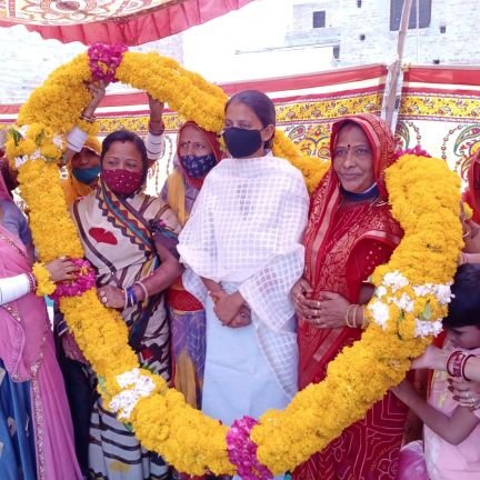 प्रदेश महासचिव महिला कांग्रेस राजस्थान
पुर्व जिलाध्यक्ष महिला कांग्रेस पाली
पुर्व नेता प्रतिपक्ष पं स रानी(पाली)
