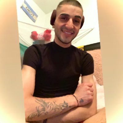 #htownfreak #Hmu. Latino VesBoTTom 👀 CURIOUS to learn new thing; 🤤 TRAIN ME TO RIDE THAT COCK just how u enjoy it, but first let me burry you on this bussy ❄️