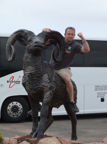 jeffreyy147's profile picture. Pound sign