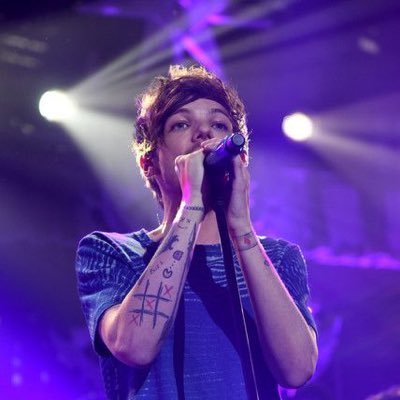 Hey👋 I’m Lila🤪Just a random person💁♀️💅on stan Twitter 🦧 because I 🙆♀️can’t stop 🛑 obsessing over 5 ✨ gorgeous boys😍🙄and they all belong to 1D 😸