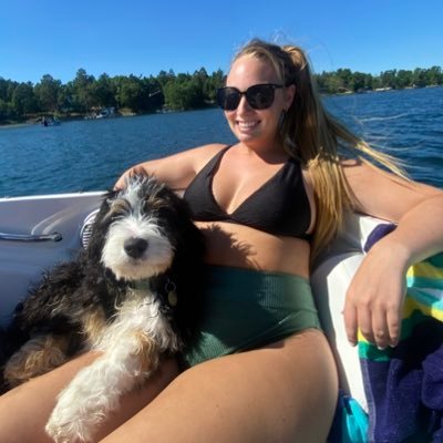 EmmaLarson77's profile picture. Hamline University ‘20