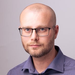 Yrke: CISO & Säkerhetschef Civilt: intresserad av politik och frågor kring integritet & informationssäkerhet.