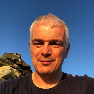 2johnsona's profile picture. Dabbles in IT, fashion guru and comedian