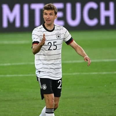 Esmuellert1325's profile picture. FC Bayern München Supporter 🔴⚪
CS Student - Thomas Müller Prop - Gryffindor 🦁  I speak: 🇭🇺🇩🇪🏴󠁧󠁢󠁥󠁮󠁧󠁿