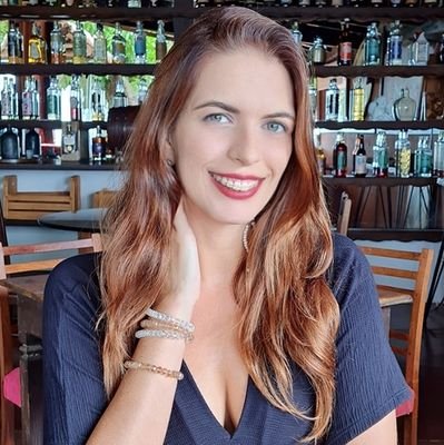 Prof_Ju_Rocha's profile picture. 📍Brasil
🙋‍♀️ 33 anos
👩‍🏫 Prof de Inglês
🔎 Antropóloga
💼 Pós em Gestão (cursando)
📚 Autora: 50 motivos... (2019) e material didático do ProEnem (2021)