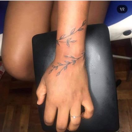 Mbally_Mbonambi's profile picture. mommy to Zanokuhle 👶 
🎓 
God❤