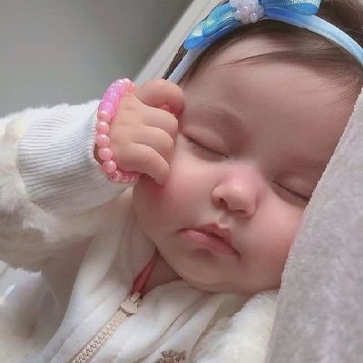 Sr7dODXLQWAc3pR's profile picture. 