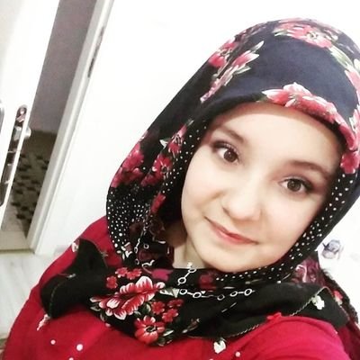 aysenur_comart's profile picture. Hüzünlü bir kalbi güldürmektir hüner