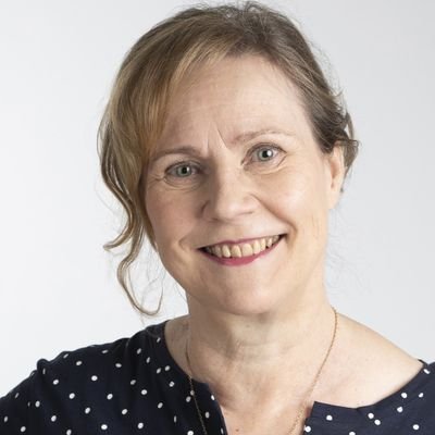 PuolakkaHelena's profile picture. Yhteistyötä arvostava kunta - ja hyvinvointialuepäättäjä.