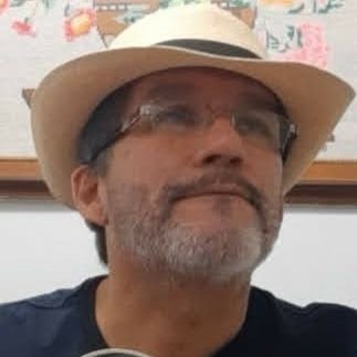 Hincha del Atletico Bucaramanga, 
Apasionado por la Pesca Deportiva
seguidor de la Formula 1
cubierto por la Gloria de Dios