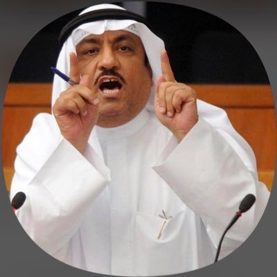 شيئان يدمران الإنسان الإنشغال بالماضي والإنشغال بالآخرين .. فمن طرق باب الماضي أضاع المستقبل .. ومن راقب الآخرين أضاع نصف راحته ..