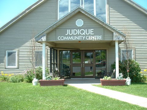 JudiqueCentre's profile picture. 