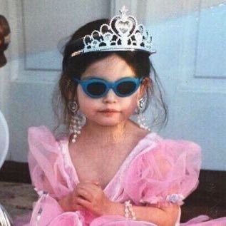 Twittera terricola fanatica de sacar plastiquitos. Hija de mis papas, hermana de mis hermanos y mama de mi hija - Arquitecta 👷🏽♀️