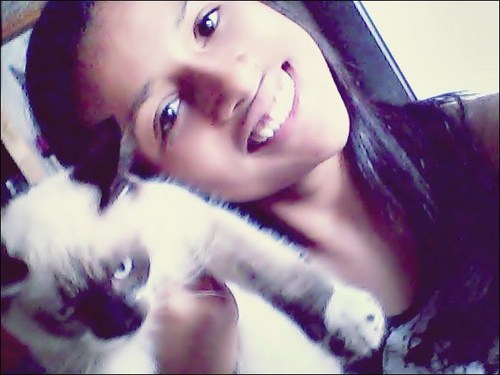 Sou como você me vê.
Posso ser leve como uma brisa ou forte como uma ventania,
Depende de quando e como você me vê passar.

Clarice Lispector