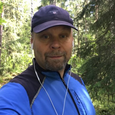KarriInkinen's profile picture. Tavallinen mies, joka tekee töitä juridiikan ja liiketoiminnan parissa, puolustaa isänmaataan ja huolehtii perheestään.
