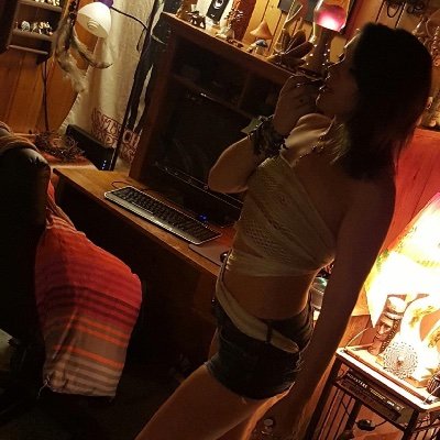 kdoll420's profile picture. 