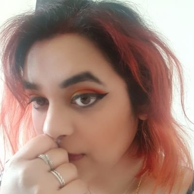 LARPer, Writer/Poet, Occasional painter, Felt-crafter, Foodie, All-round Weirdo (36)