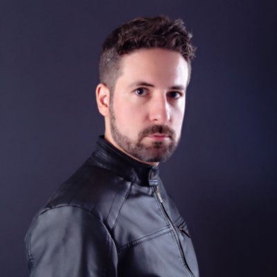Vallent é produtor e DJ a mais de 10 anos. Tem formação em piano e guitarra, é compositor, cantor e multi-instrumentista. Fez vários cursos em Londres.