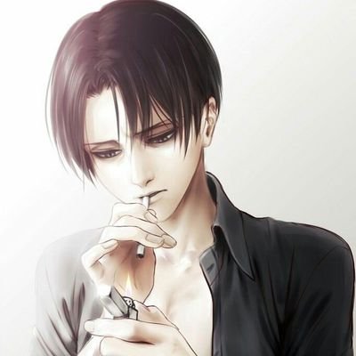 Rivaille ➖ capitan legion de reconocimiento ➖ dejen de crecer, mocosos