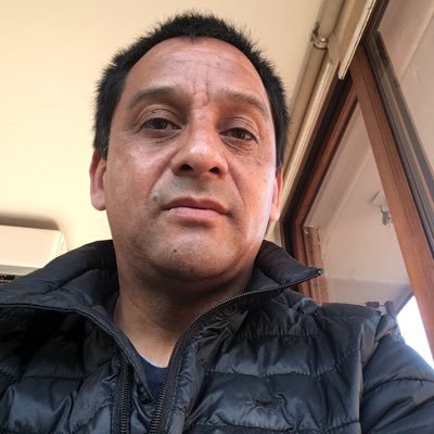 robertovialdiaz's profile picture. 