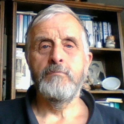 Pensioen. Levensgenieter. Mijn reactie zal nooit de juiste reactie zijn.
Politiek actief in de regio.