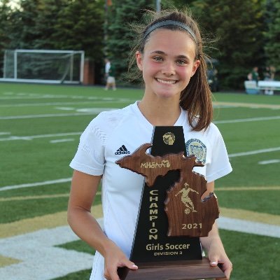 lilyglaza's profile picture. wooster wsoc '25