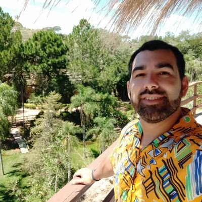 Prof. Ing. Zootecnista. Hidroponia, reuniones con amigos, papá de Giovanni 🧒, 🐶 Susan, amante de las camisas 👚
No necesito mucho para ser felíz.