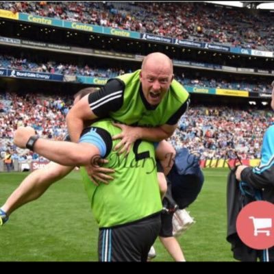 Goalkeeping coach with @RossaGaelsDerry former @Doiregaa keeper and coach. One to one and team sessions available. Get in touch if you want to discuss.