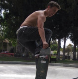 Fluebear's profile picture. you’re blocking me because the truth hurt your feelings