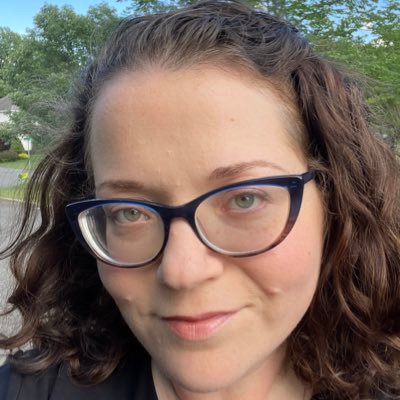 SarSchreib's profile picture. Wife to @Z_MBA, Mom to my MiniMe. Proud Jewess, M.S. (Marketing), work in the Jewish nonprofit world. I’m a lot of different things, but not a typical anything.