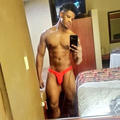 Bi bodybuilder enjoying the carnal pleasures of the world.
18+