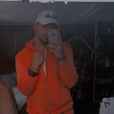 dcm9917's profile picture. nunca fuimos nada....pero siempre hubo algo. 👍🖤