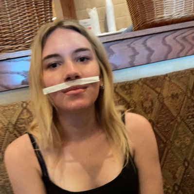 bella__mcmahon's profile picture. Poopy