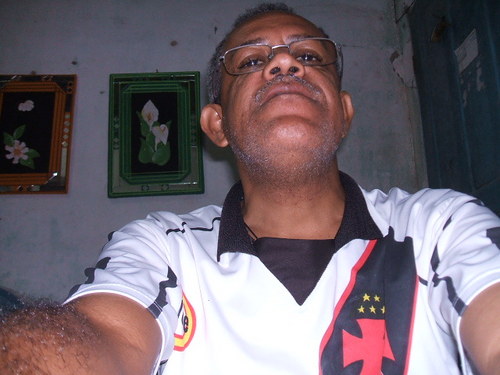 Sorria! pois, a vida é bela !!! Se Deus me concedeu o privilégio de hoje está com 58 anos de vida, eu tenho que aproveitar e fazer o melhor !!!!