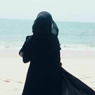 Amina28470366's profile picture. 