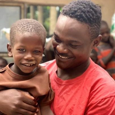 MulumbaReagan3's profile picture. Changing lives and upholding support into the vulnerable people more so the orphaned kids.