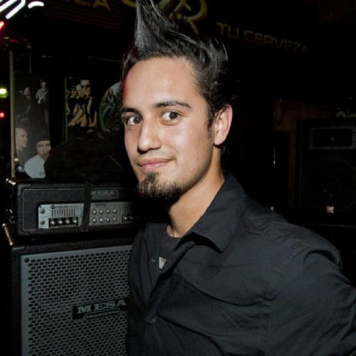 thisphoo's profile picture. 