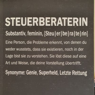 liebt Reisen und Themenparks weltweit...
...Gerechtigkeit....Gleichberechtigung...
Und ja, ich gebe es zu, Trashfernsehen 😉