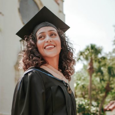 🎓| 🇵🇦🇲🇽| “no confundas la locura con pérdida de control ” | Instagram: @bri_anduhh